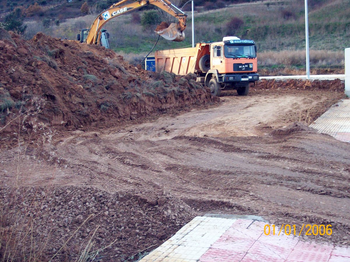 EXCAVACION DE EDIFICIO