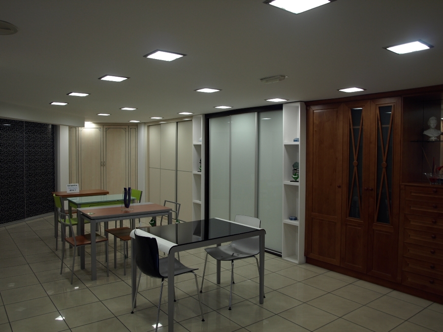 EXPOSICIÓN DE ARMARIOS EMPOTRADOS EN EL ALBERICIA