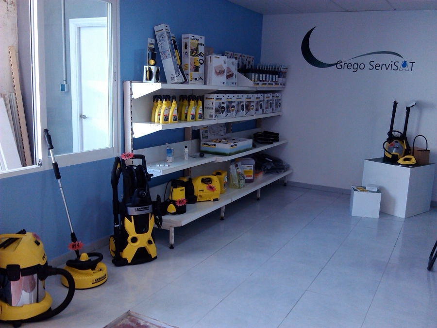 EXPOSICIÓN MÁQUINAS Y ACCESORIOS KARCHER.