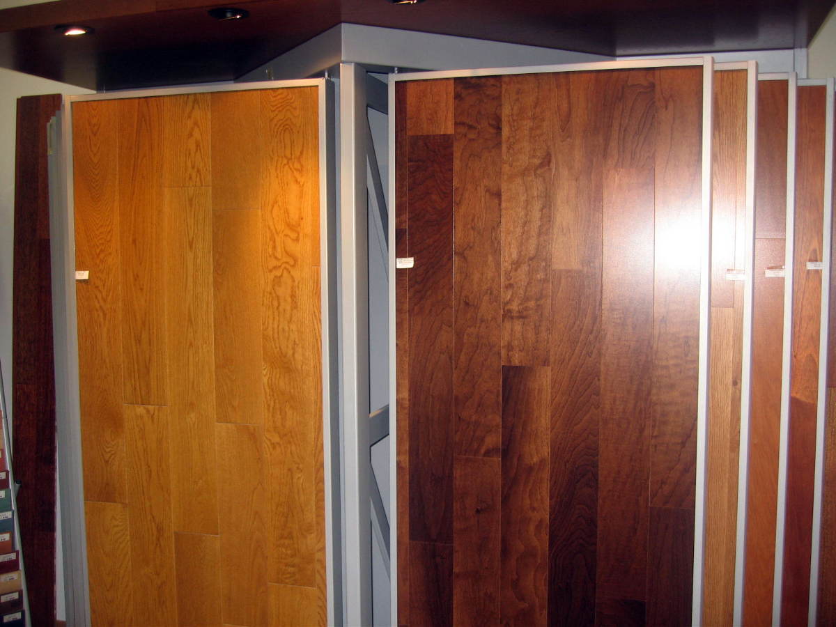 EXPOSITOR TARIMA FLONTANTE