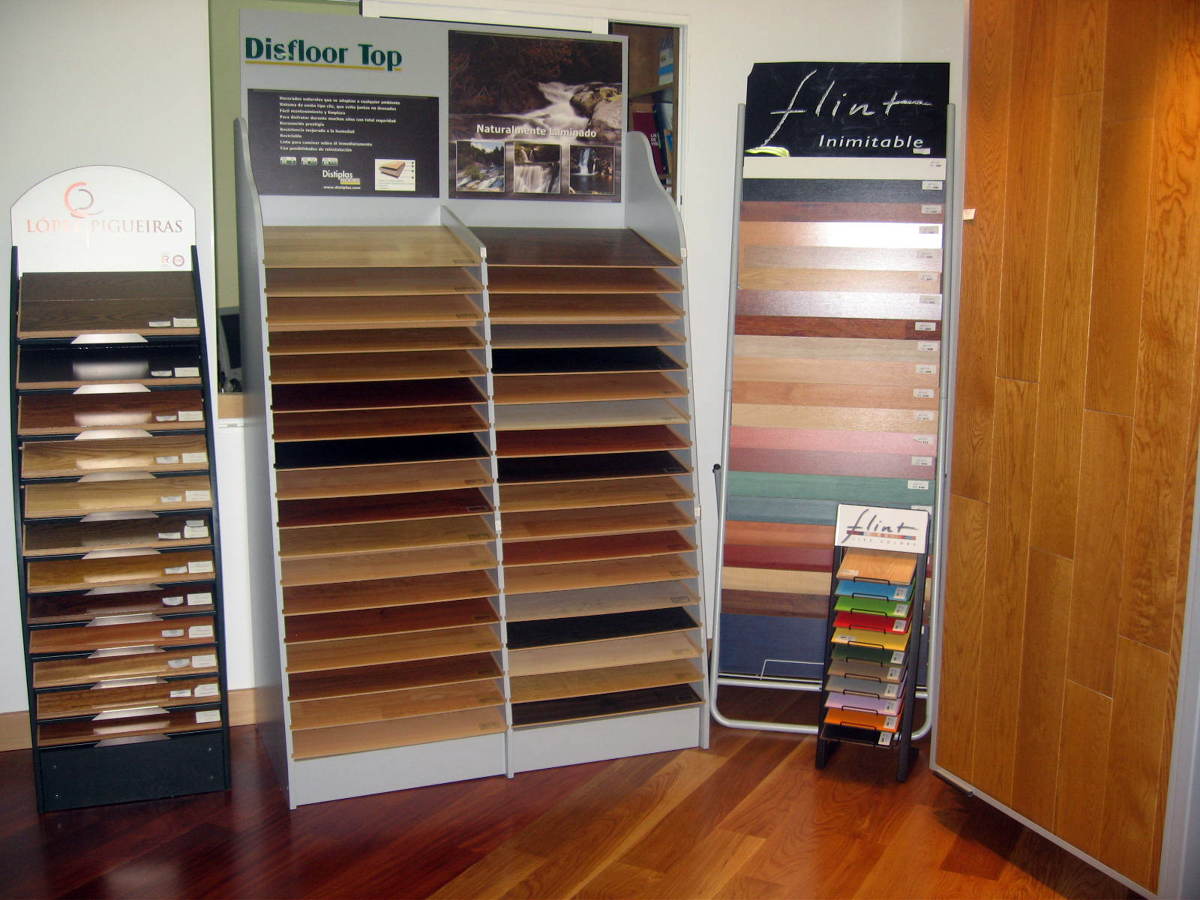 EXPOSITORES VARIAS FIRMAS