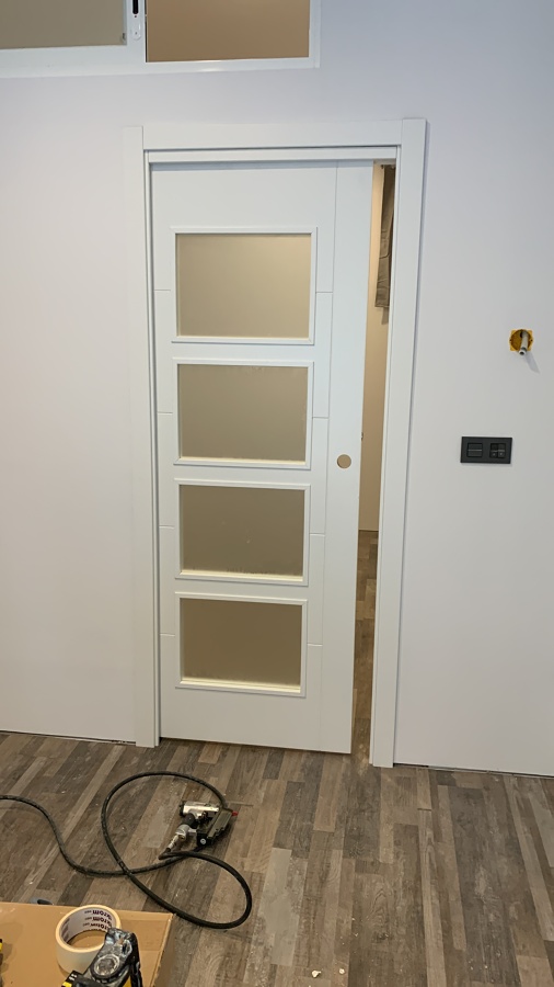 Puerta corredera con casoneto