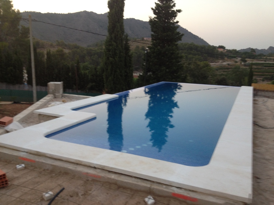 Piscina desbordante tipo Infinity