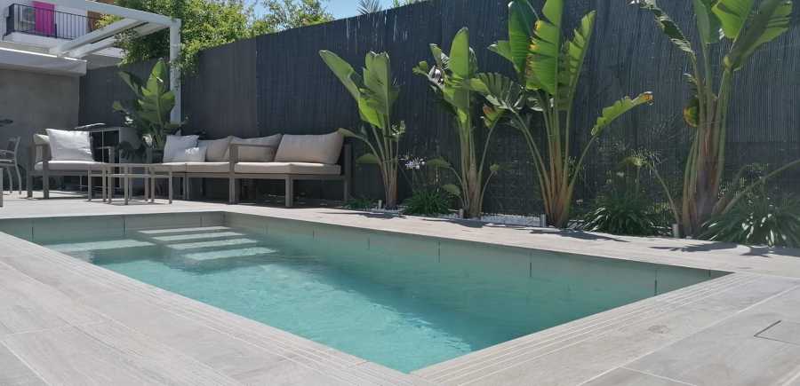 Piscina integrada en terraza