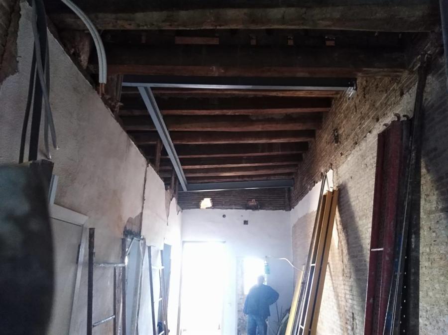 Soldadura de una viga de hierro