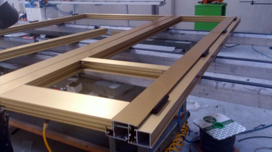 Fabricación puerta entrada en oro