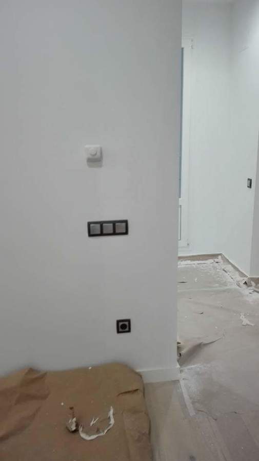 Mecanismos Simon 81 en vengue y aluminio