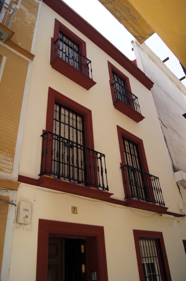 Fachada calle Mensaque