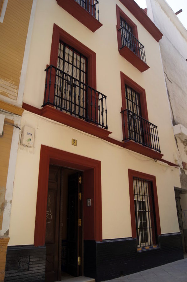 Fachada calle Mensaque