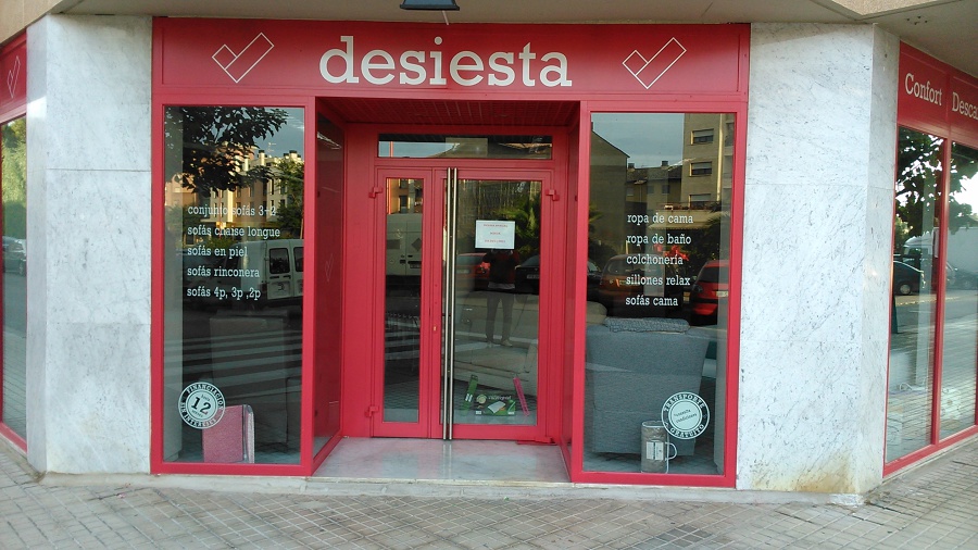 Fachada de nuestra tienda sita entre Utebo-Casetas.