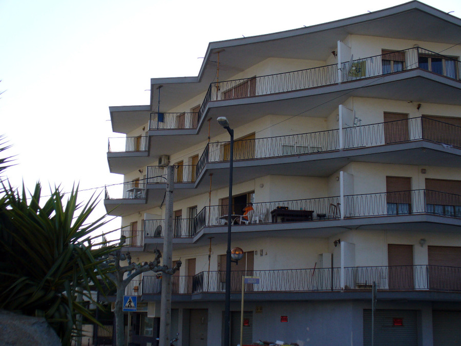 FACHADA EN CAMBRILS ANTES 2