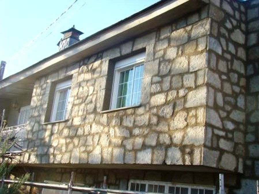 Fachada de piedra