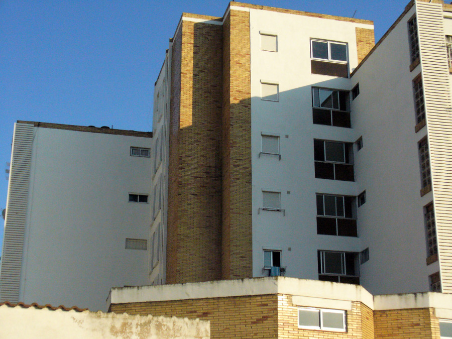 FACHADA LA PINEDA DESPUES