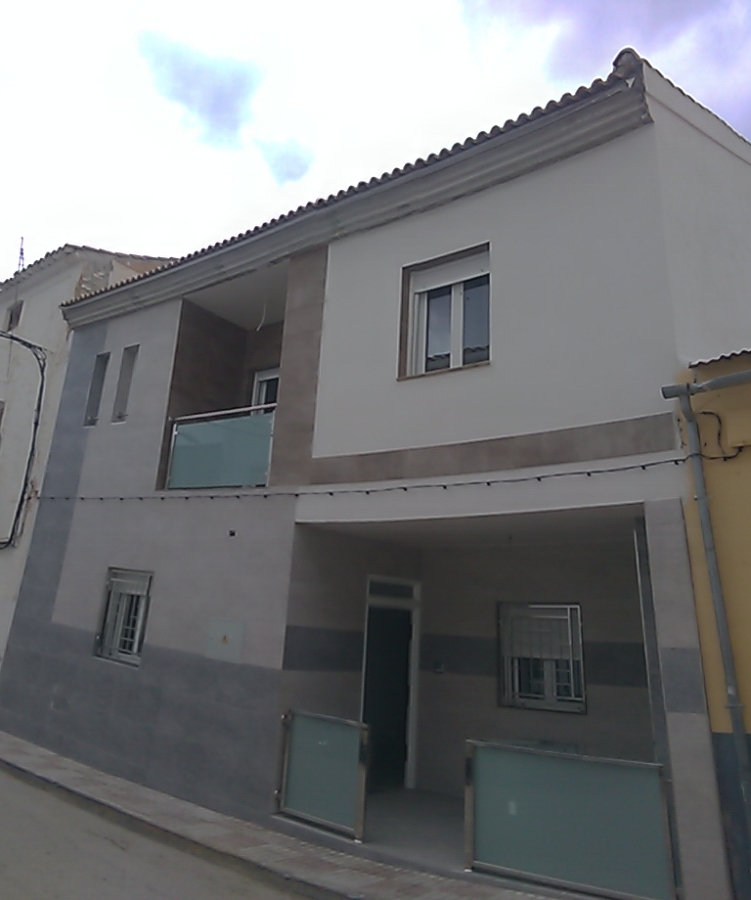 Vivienda unifamiliar + Nave en Larva (Jaén). FACHADA DELANTERA