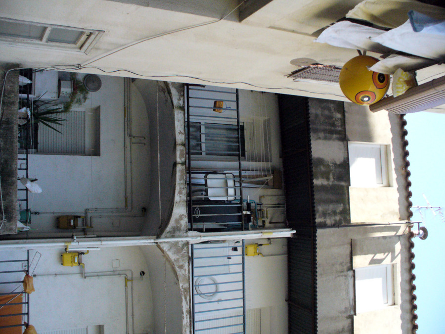 FACHADA TRASERA DETERIORADA