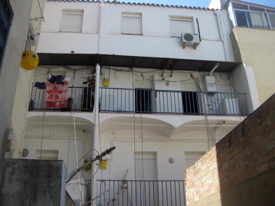 FACHADA TRASERA REPARADA Y PINTADA 2