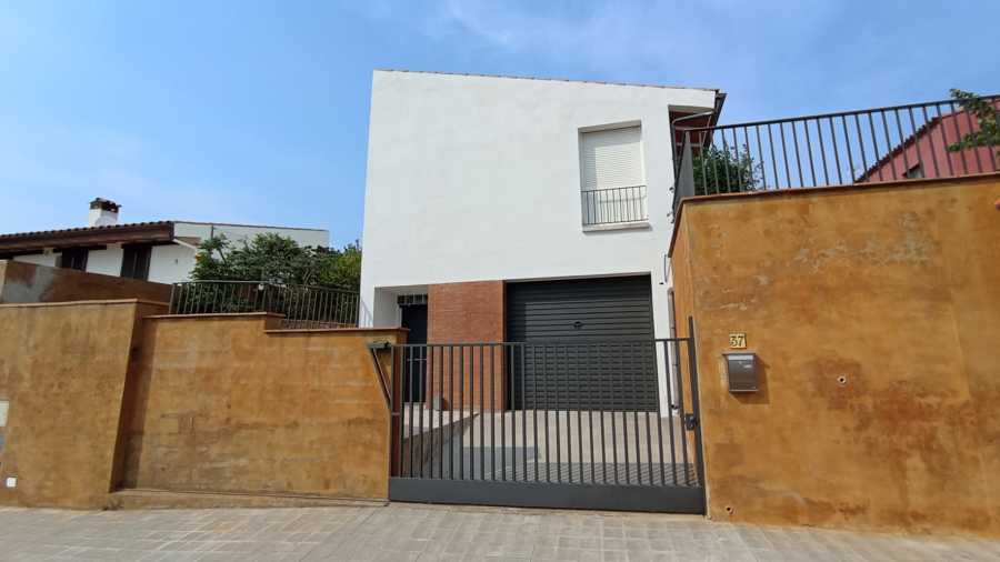 REVESTIMIENTO DE FACHADA FIGUERAS