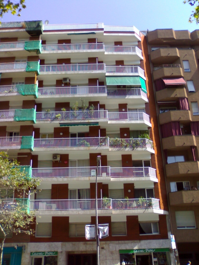 fachada y barandillas