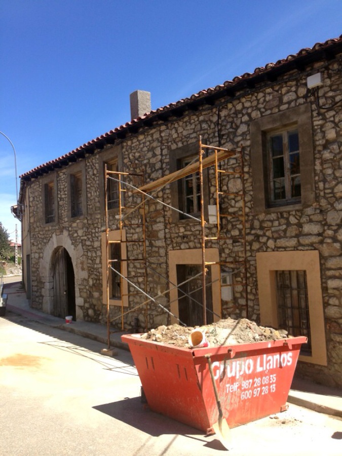 Fachada y cubierta en Sorribos de Alba