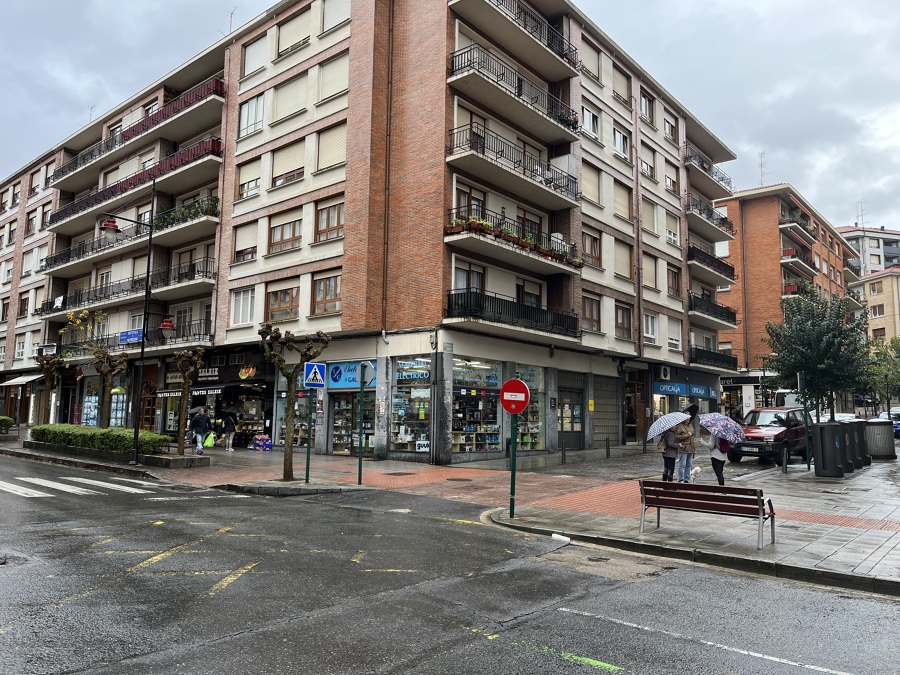 foto tienda y oficinas