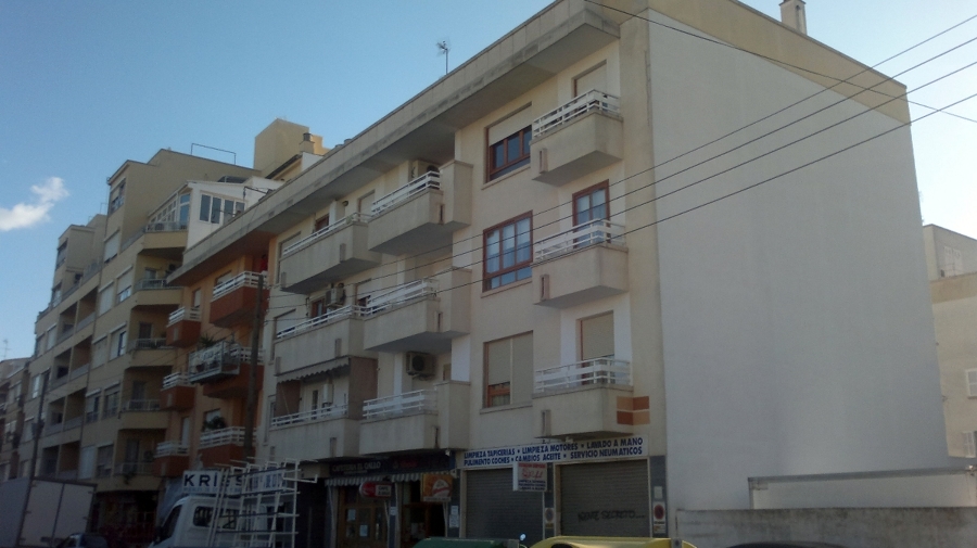 Pintura de toda la fachada en zona Rafal Vell. Antes