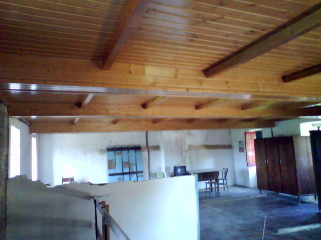 FALSO TECHO CON ABETO COLOR MIEL BARNIZADO