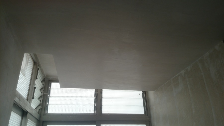 falso techo con cortinero de escayola 