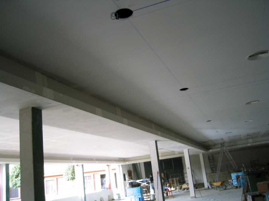 Falso techo continuo y detalle de candileja