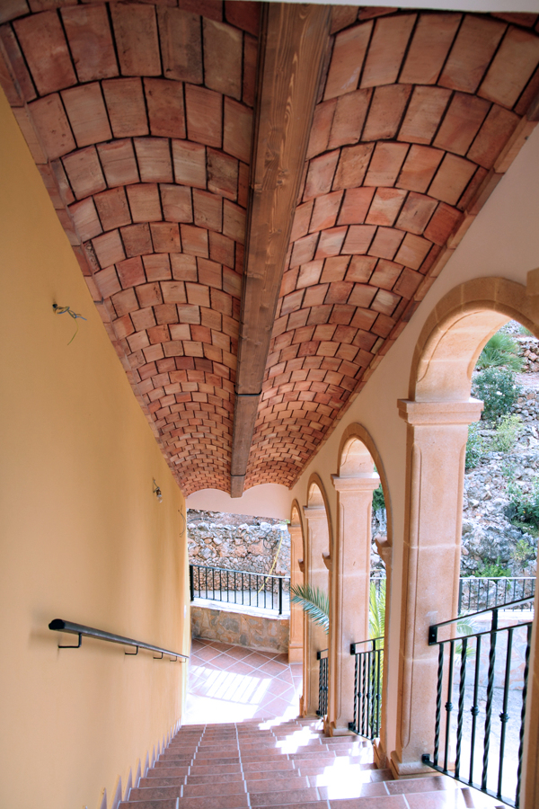 FALSO TECHO EN ESCALERA