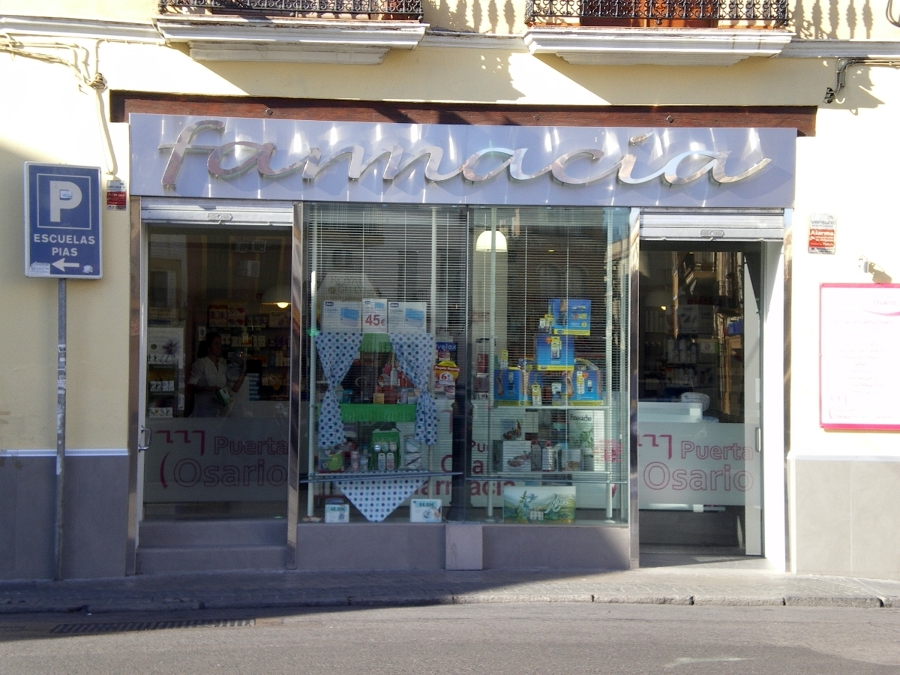 FARMACIA REFORMADA PUERTA OSARIO (SEVILLA)