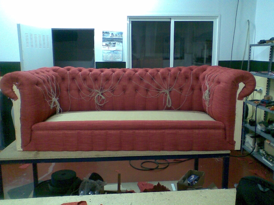 Fase fabricación sofá capitoné