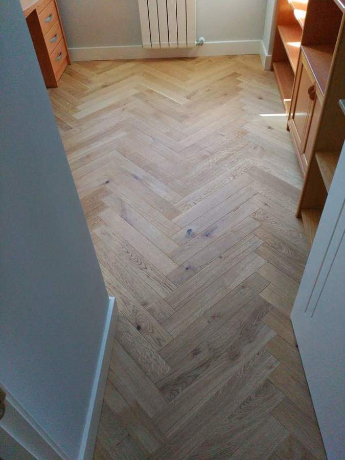 Tarima flotante en espiga