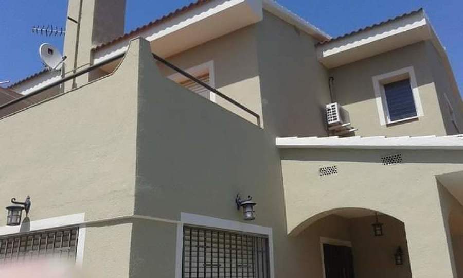 Fachada casa unifamiliar