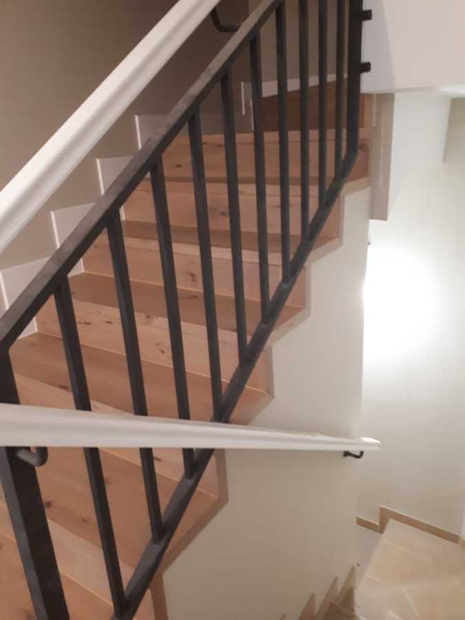 Escalera roble Málaga helvetic