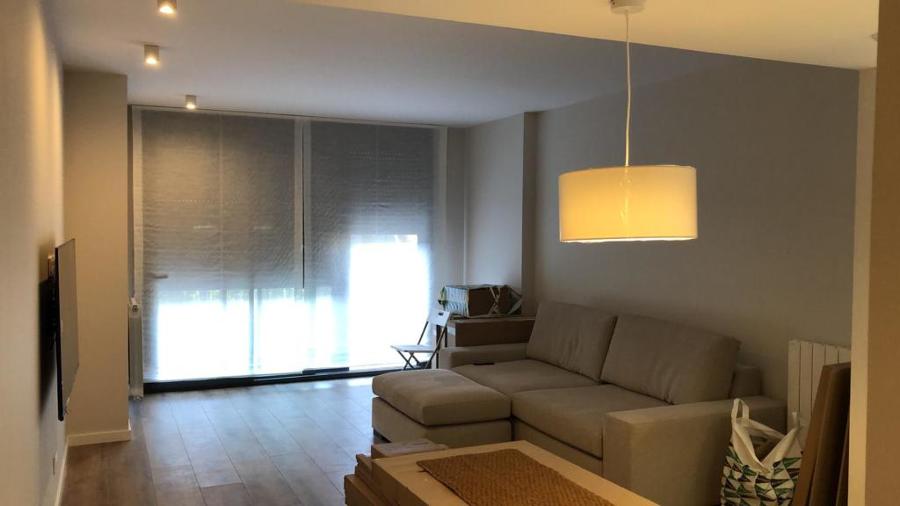 Proyecto iluminación, pintura instalaciones de cortinas, tele