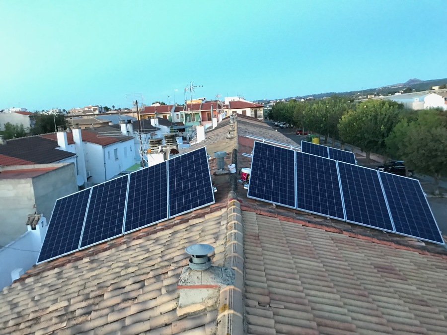 Montaje 4kW para autoconsumo en Pobla Llarga