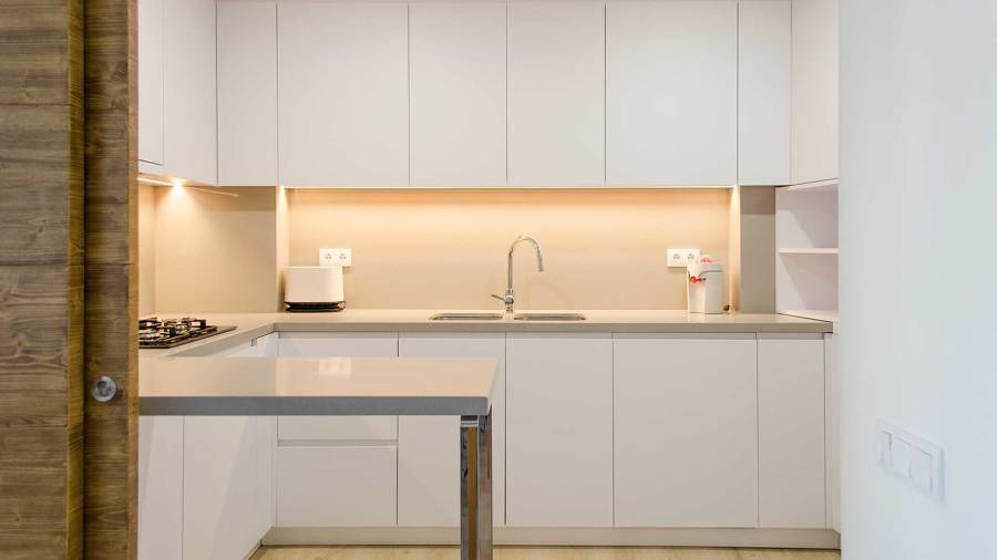 Reforma en l'Eixample - Cocina vista frontal