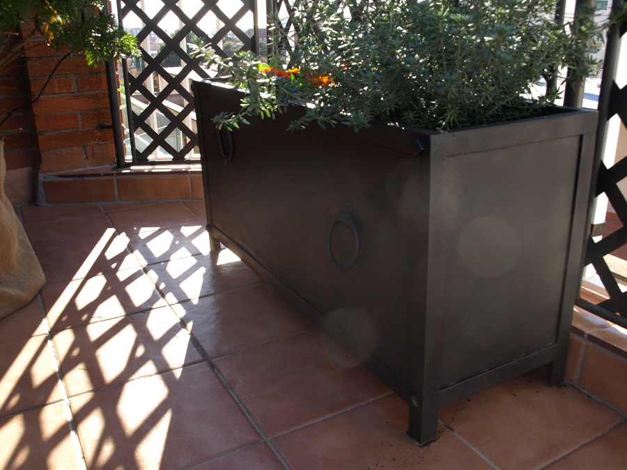 Forja para terraza en Pedralbes , Ballas, Division y jardineras