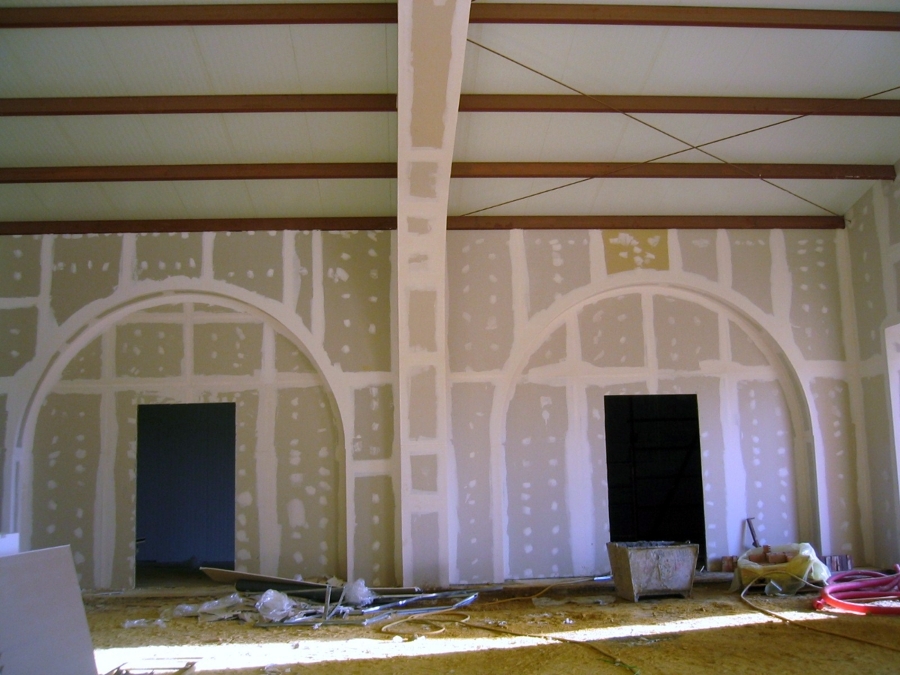 Forrado de vigas RF y decoración en yeso laminado