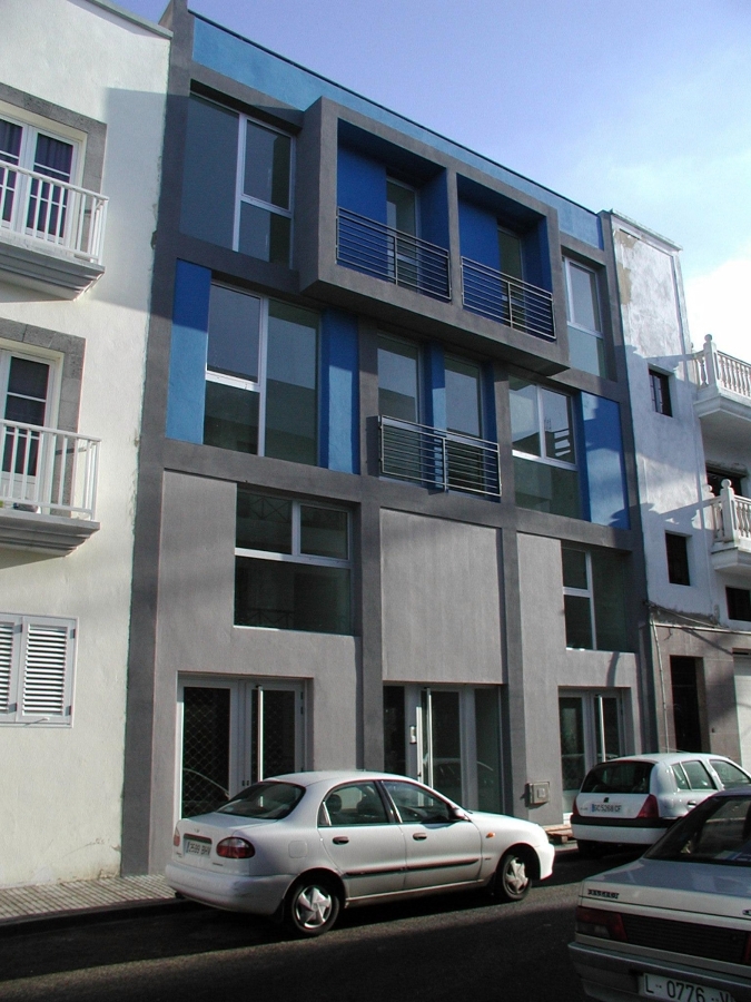 Edificio viviendas, locales