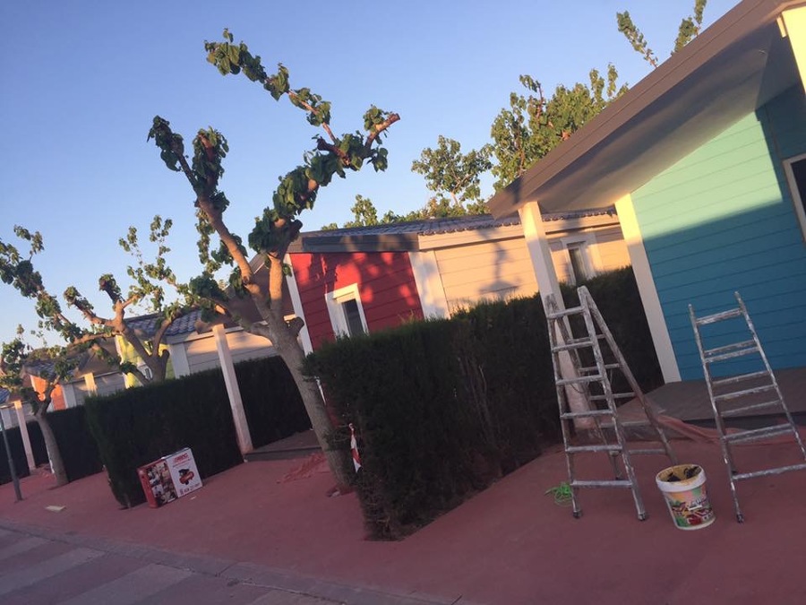 Decoración de casas prefabricadas en Camping Internacional la Marina-Elche (A).