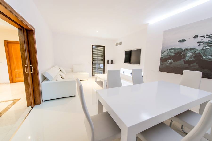 foto 4MM_decoración de micro cemento comedor interior