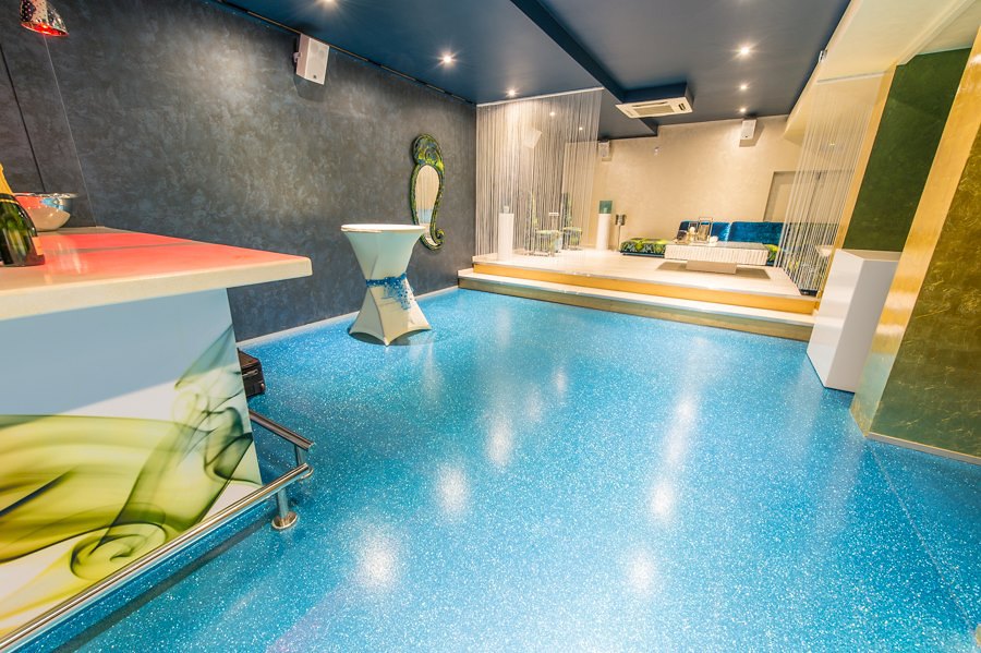 foto 4MM_decoración de micro cemento en interior