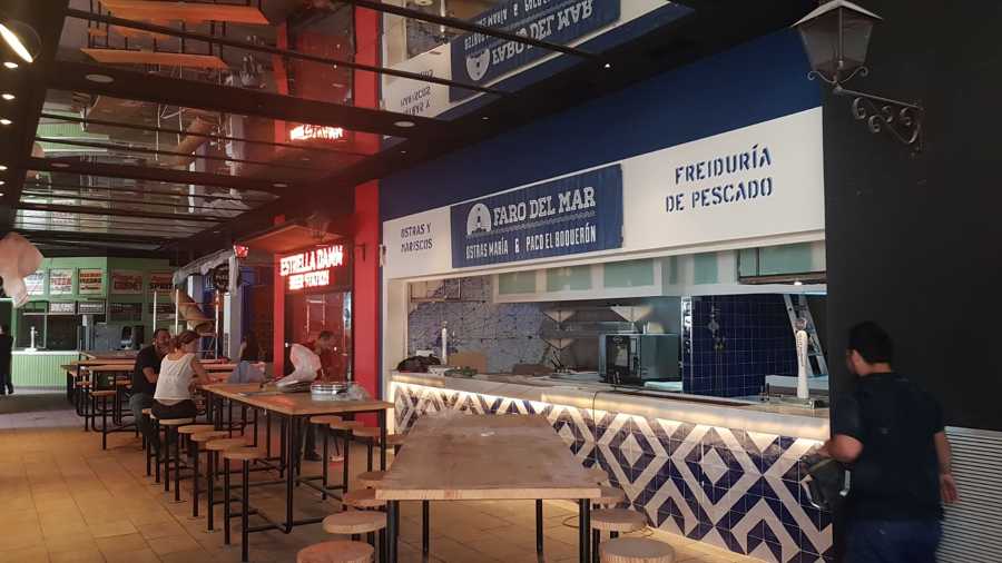 Carpintería y montaje Centro Comercial Magaluf