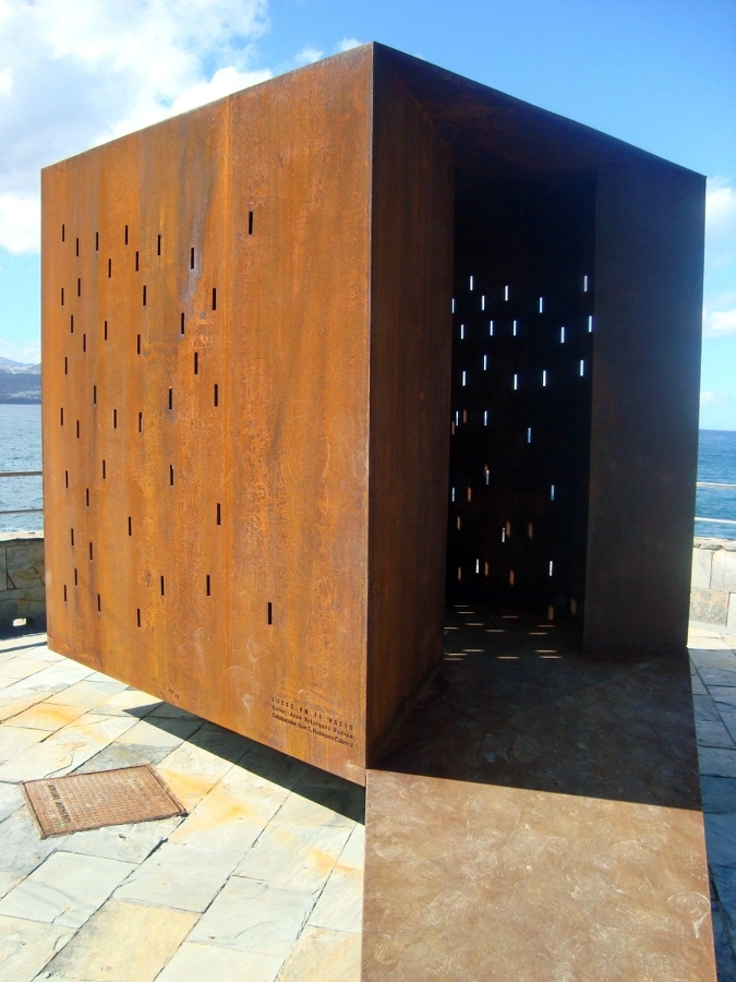 Escultura Luces en el Vacío,a.2010