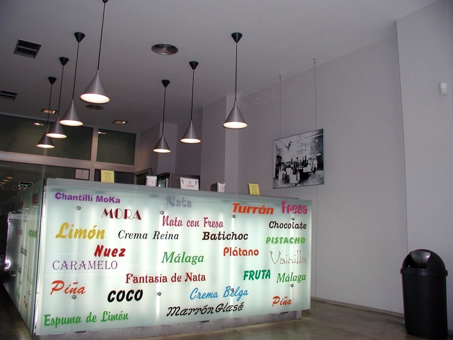 Heladería Los Alicantinos, año 2003