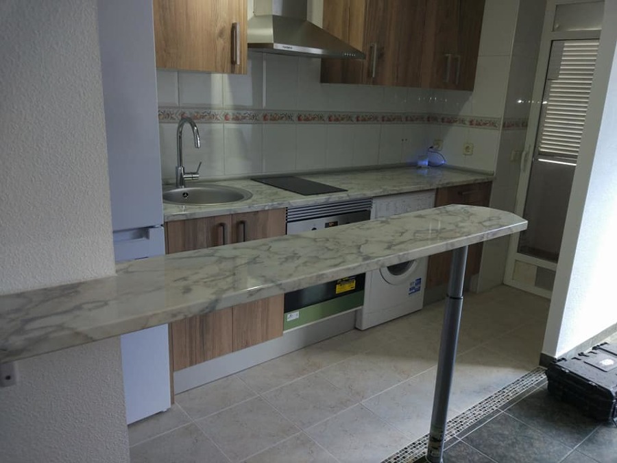 Cocina abierta con barra