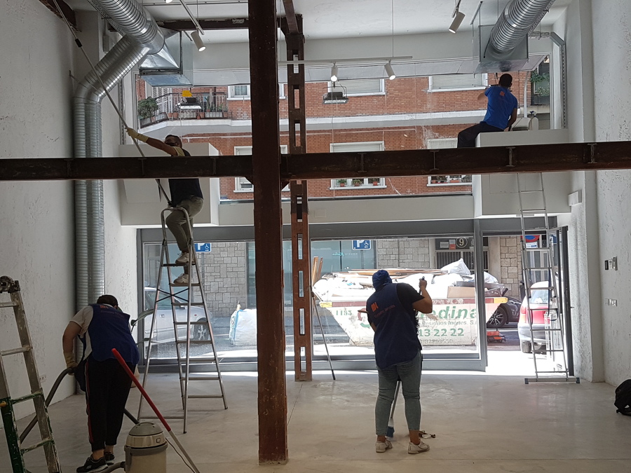 Limpieza fin de obra local comercial.