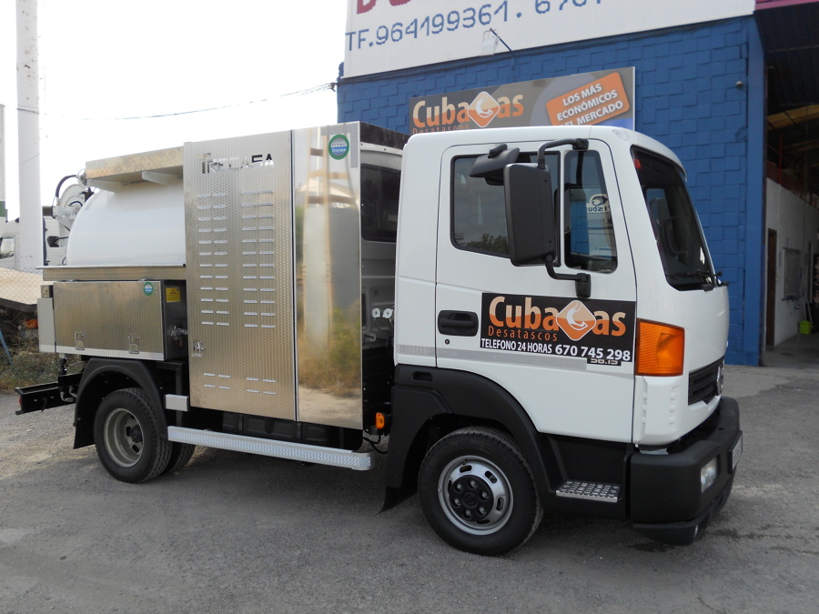 Camión cuba 2 - Camión cisterna de Cubacas