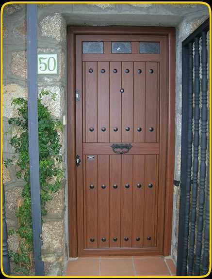 Foto puerta madera de aluminio 